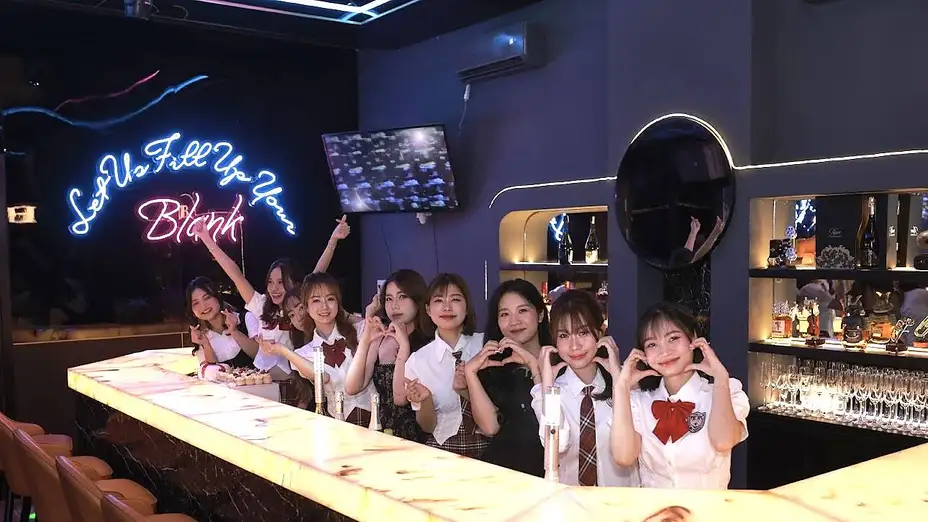 다낭 블랭크 라운지 바