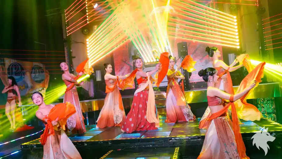 부채를 활용한 퓨전 무용