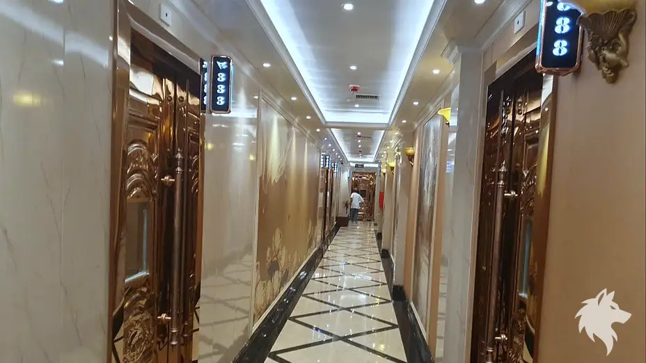 가라오케 건물 복도