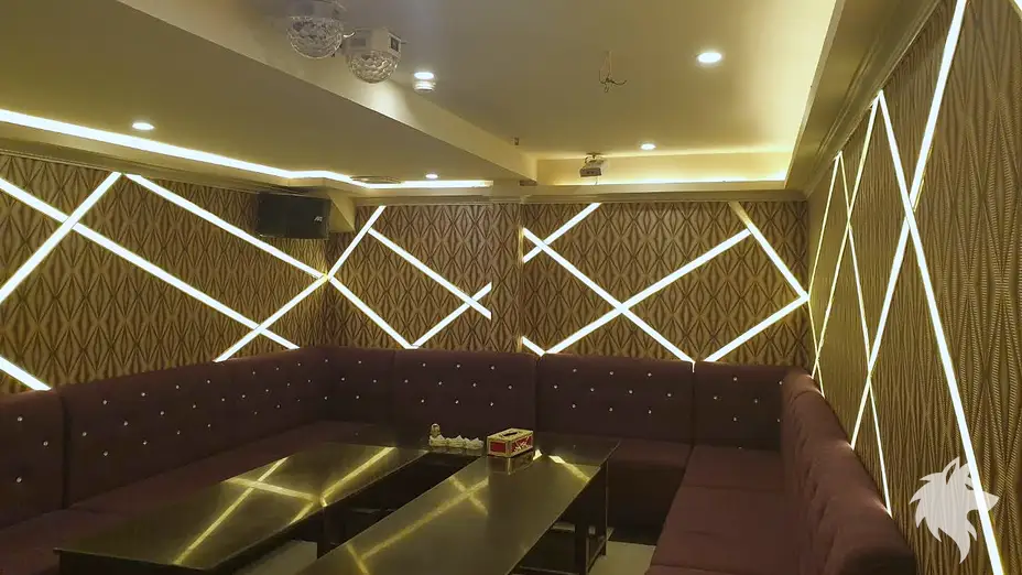 라인 조명 포인트 룸