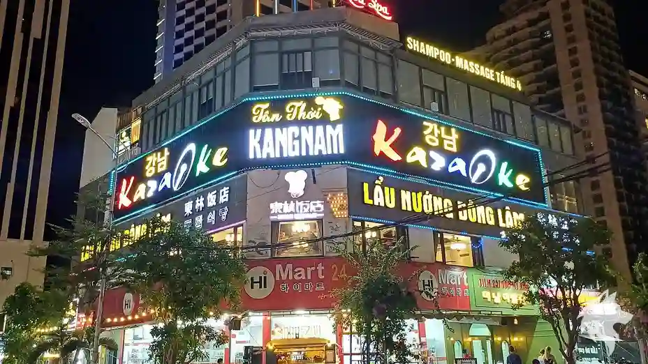 다낭 강남 가라오케 외관
