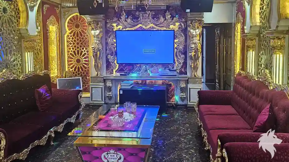 앤틱한 금빛 인테리어