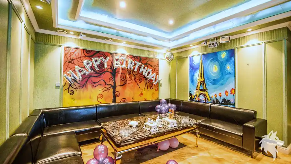 생일 파티를 위한 룸 세팅