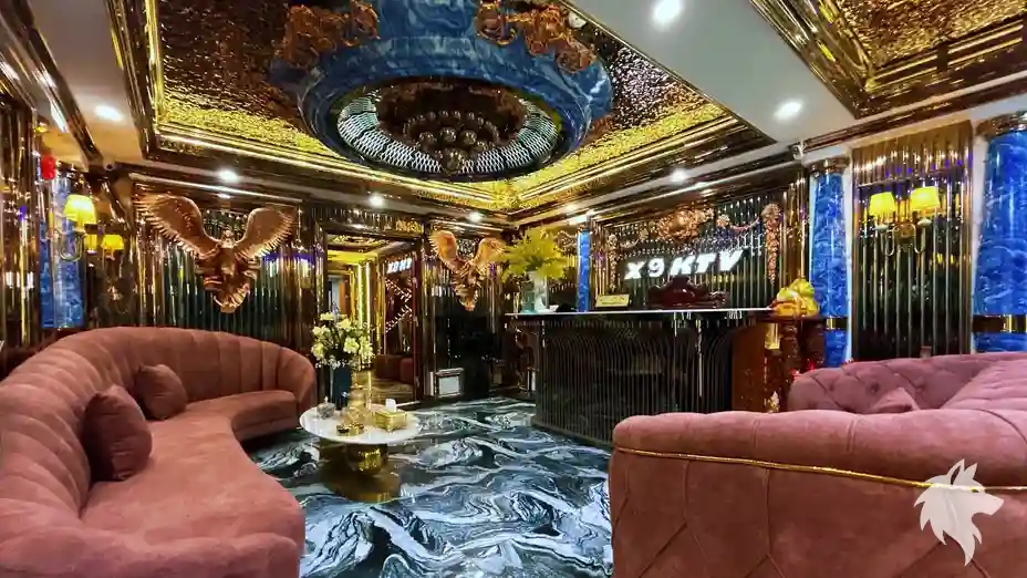 X8 가라오케의 로비